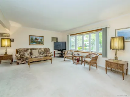 $1,298,000 | 38 Pell Terrace, Garden City, NY 11530