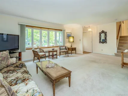 $1,298,000 | 38 Pell Terrace, Garden City, NY 11530
