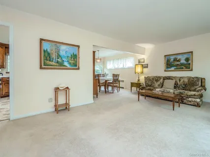 $1,298,000 | 38 Pell Terrace, Garden City, NY 11530