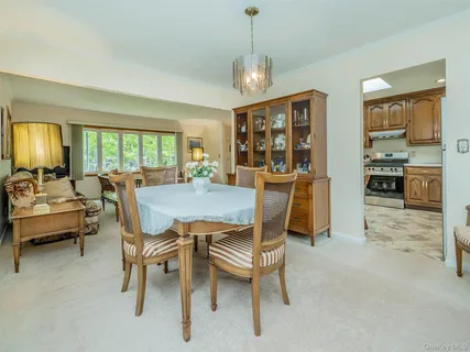 $1,298,000 | 38 Pell Terrace, Garden City, NY 11530