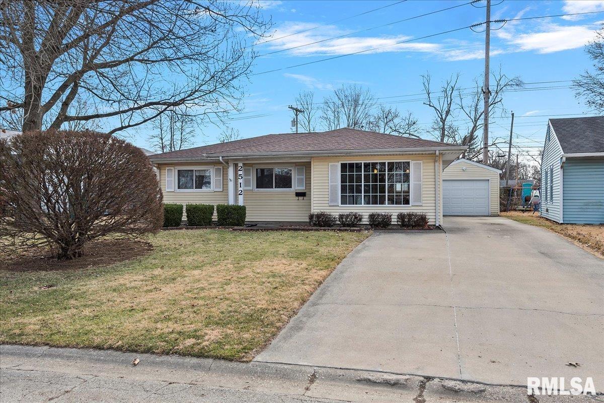 2512 East Wilshire Road Springfield, IL 62703 - Photo 2 of 30