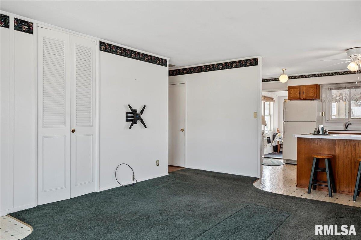 2512 East Wilshire Road Springfield, IL 62703 - Photo 5 of 30
