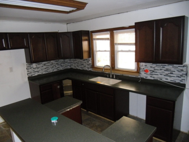 10078 Hardy Road Vinton, VA 24179 - Photo 9 of 15 castleridge 026