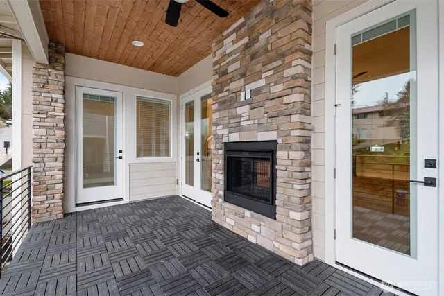 $1,039,900 | 7560 South 130th Place, Seattle, WA 98178