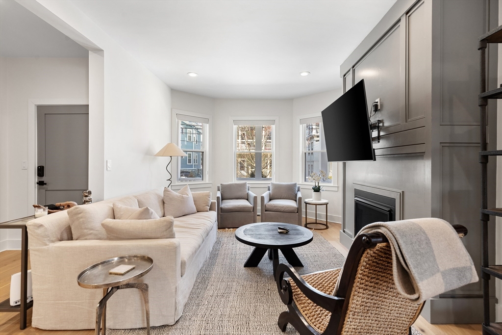 161 Lowell Street, Unit 1 Somerville, MA 02143 - Photo 3 of 33