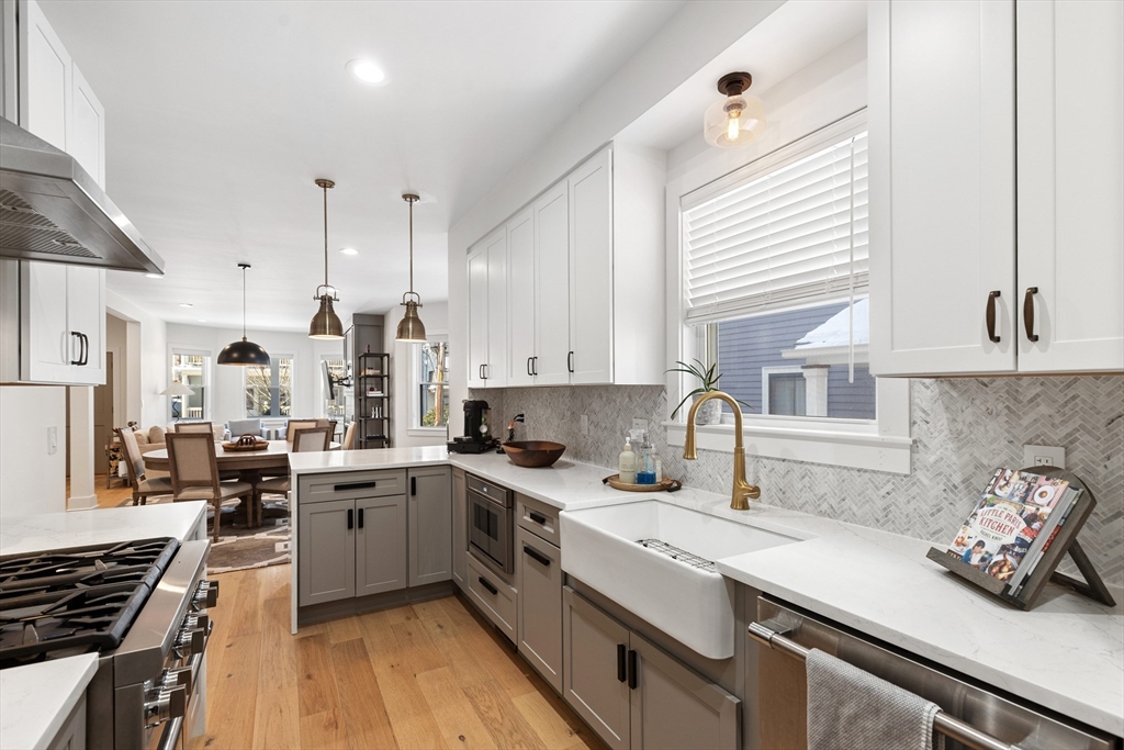 161 Lowell Street, Unit 1 Somerville, MA 02143 - Photo 9 of 33