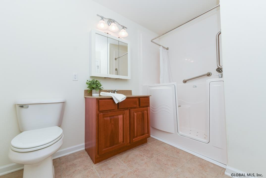 2000-24 Curry Road, Unit 24 Schenectady, NY 12303 - Photo 8 of 13 Photo 8