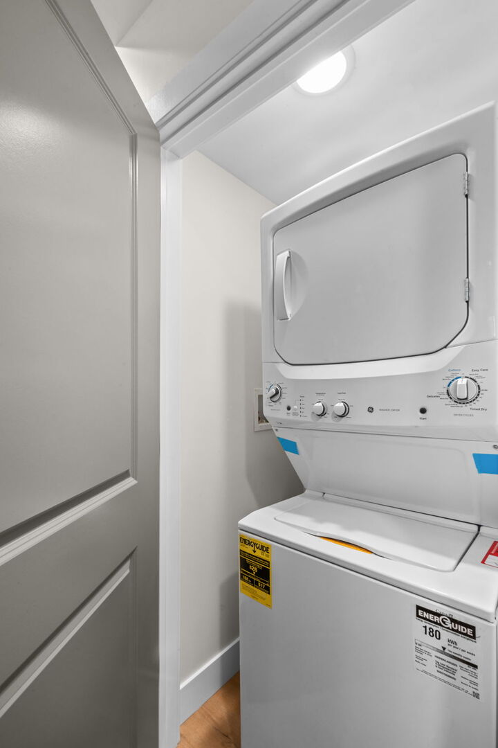 5443 South Federal Street, Unit 2 Chicago, IL 60609 - Photo 8 of 10 a utility room with dryer and washer