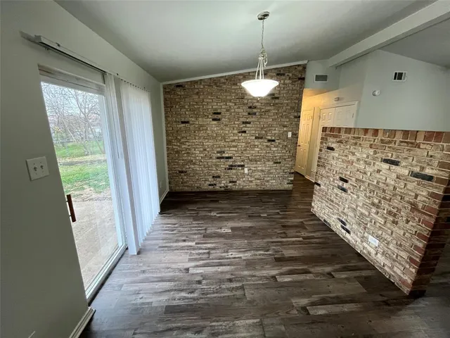$2,000 | 1841 South Perry Road, Carrollton, TX 75006