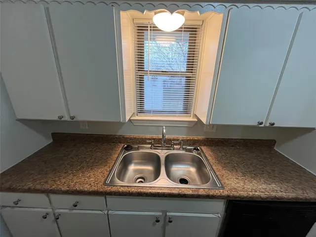 $2,000 | 1841 South Perry Road, Carrollton, TX 75006