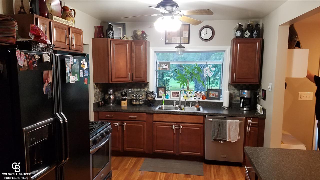 7630 Lapeer Road Avoca, MI 48006 - Photo 3 of 24 This is view 2 of the kitchen.