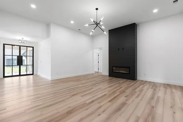 $700,000 | 734 New South Court, Wellford, SC 29385