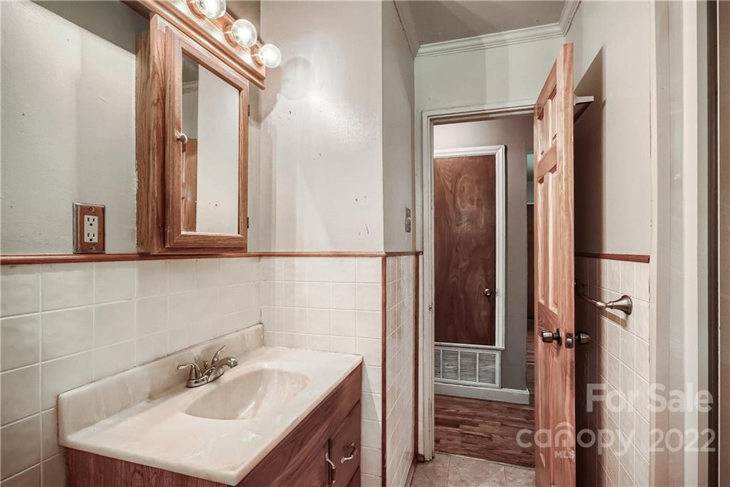 4885 Oglethorpe Place Charlotte, NC 28209 - Photo 15 of 22