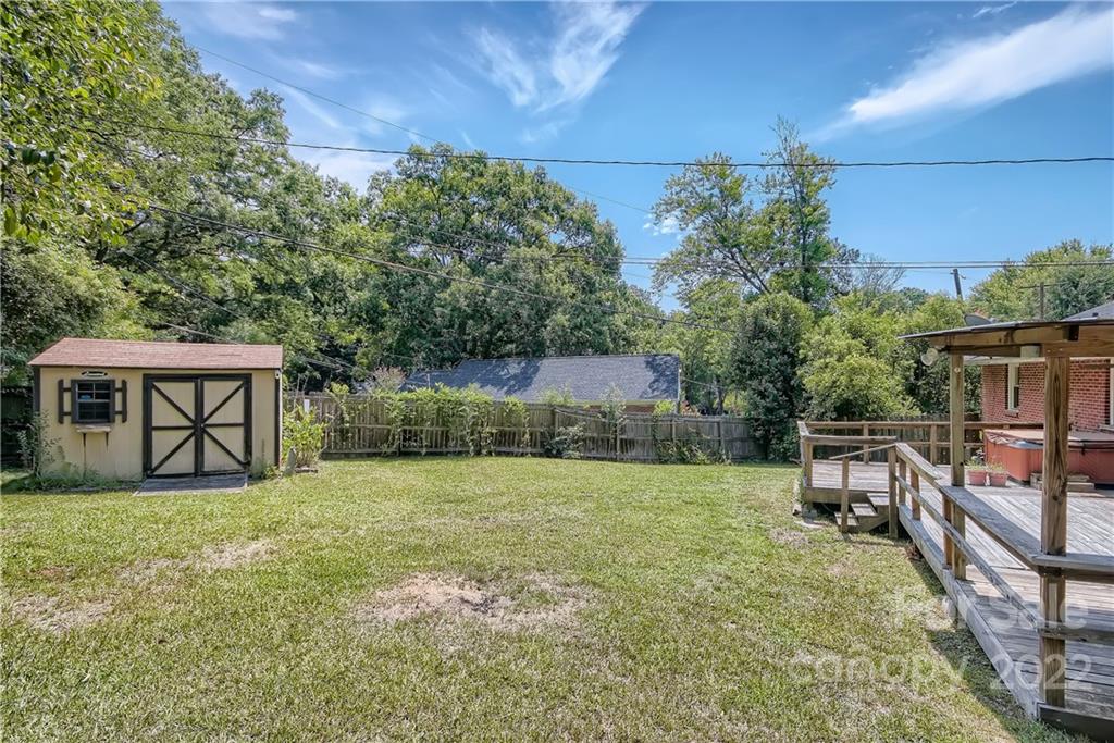 4885 Oglethorpe Place Charlotte, NC 28209 - Photo 20 of 22