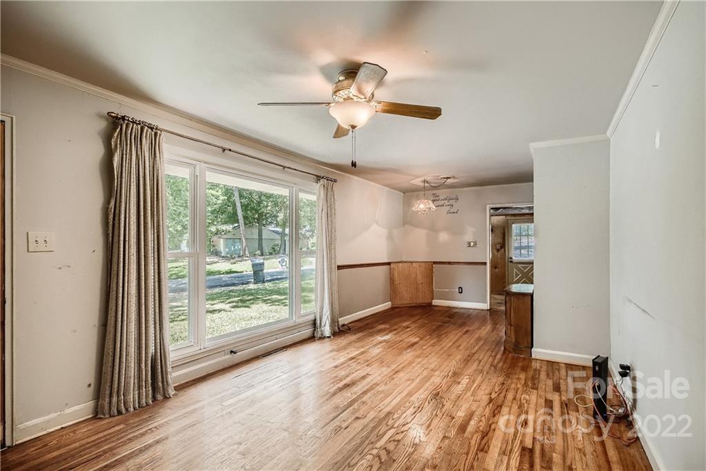 4885 Oglethorpe Place Charlotte, NC 28209 - Photo 3 of 22