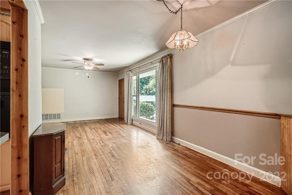 4885 Oglethorpe Place Charlotte, NC 28209 - Photo 6 of 22