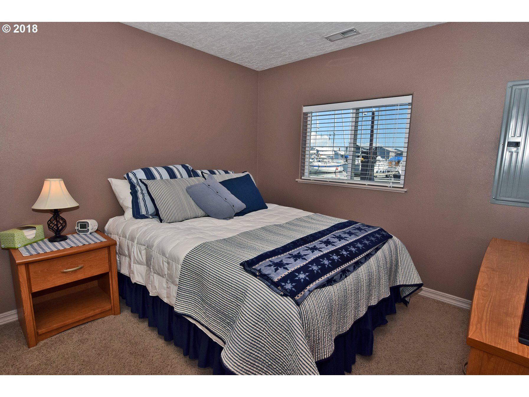 559 Northeast Bridgeton Road, Unit A Portland, OR 97211 - Photo 7 of 27 Gallery Image 7