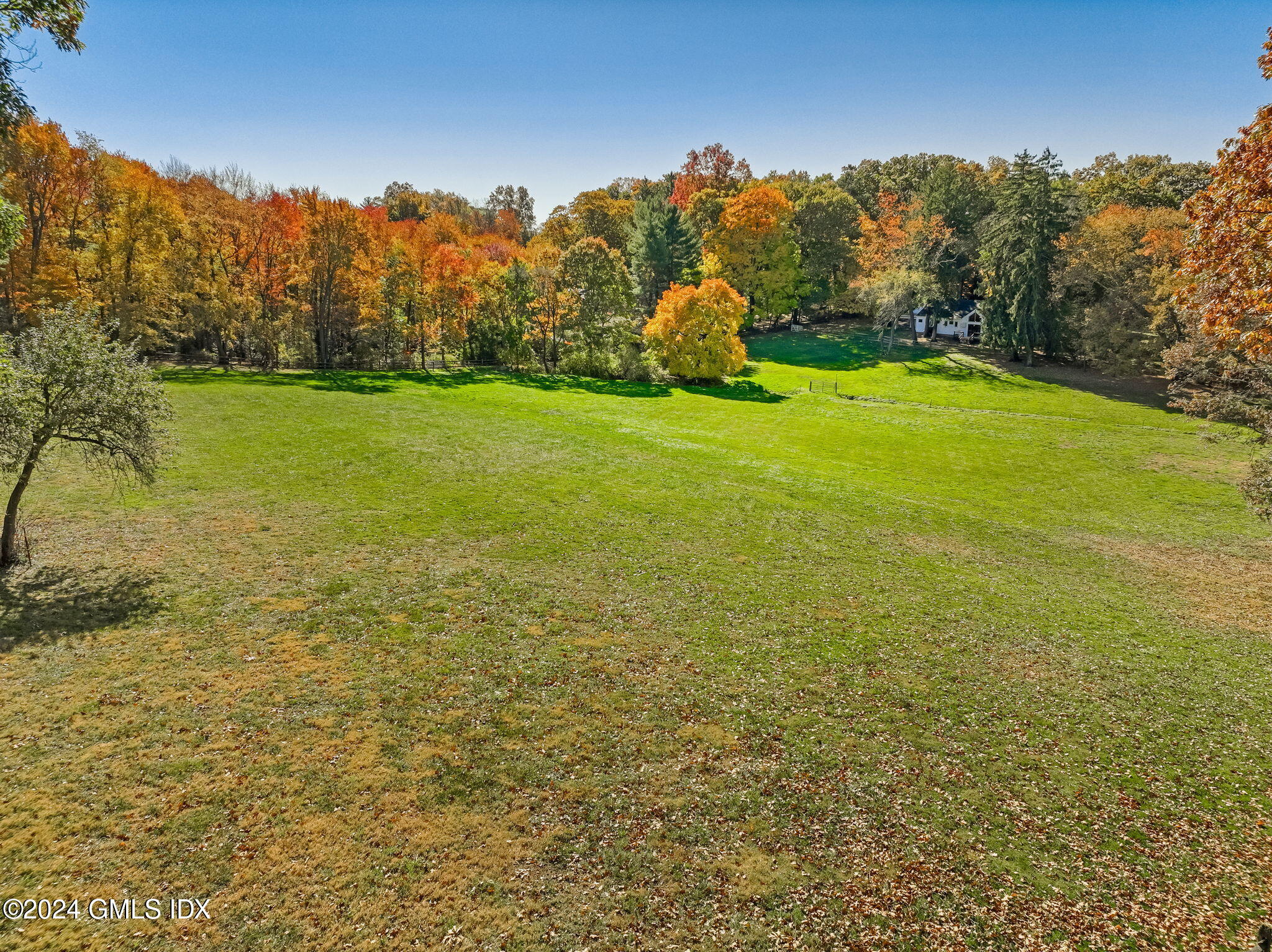 528 Round Hill Road Greenwich, CT 06831 - Photo 12 of 13 528 Round Hill