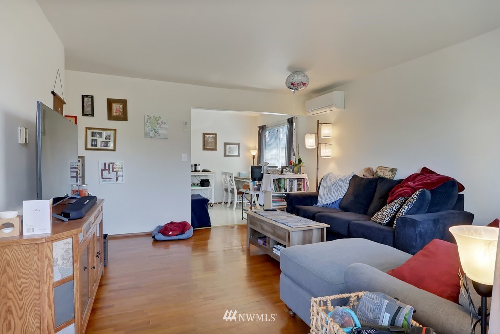 6012 Wildaire Road Southwest Lakewood, WA 98499 - Photo 4 of 19 Gallery Image 4