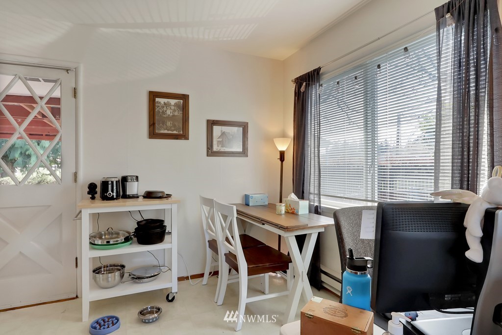6012 Wildaire Road Southwest Lakewood, WA 98499 - Photo 5 of 19 Gallery Image 5