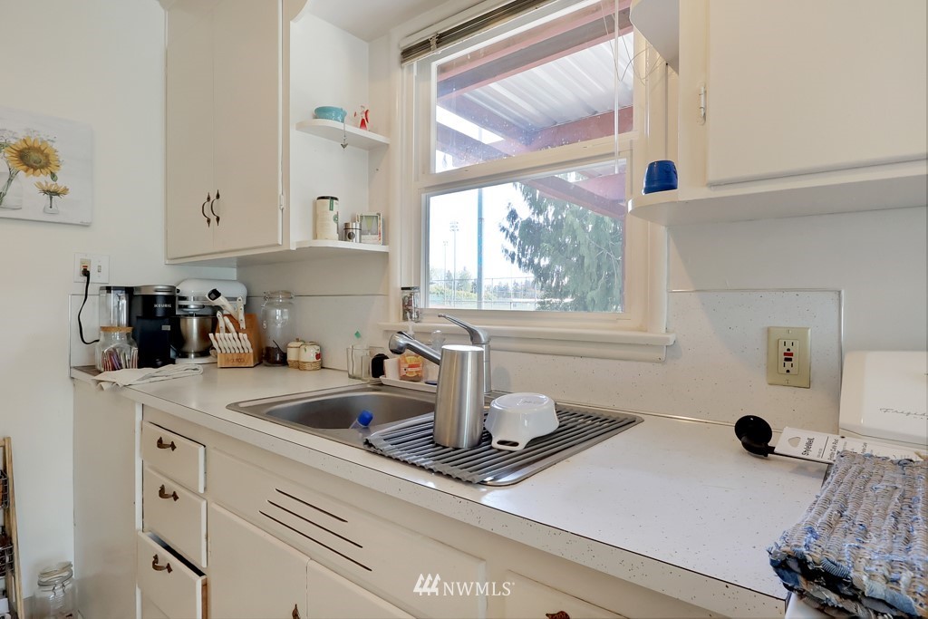 6012 Wildaire Road Southwest Lakewood, WA 98499 - Photo 8 of 19 Gallery Image 8