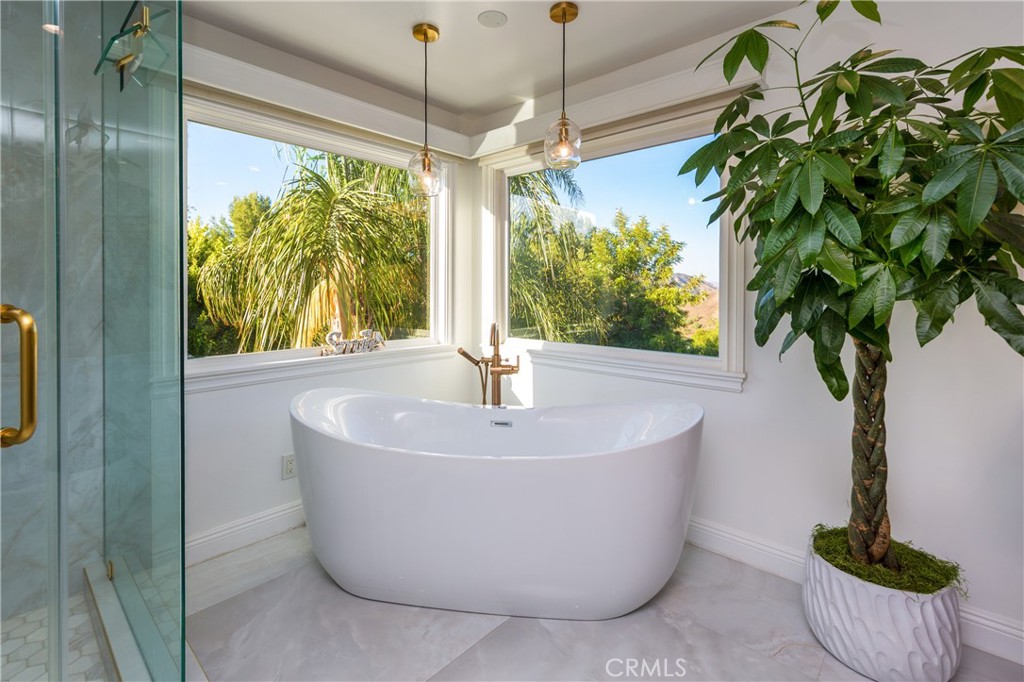 343 Bell Cyn Road Bell Canyon, CA 91307 - Photo 23 of 75 primary tub