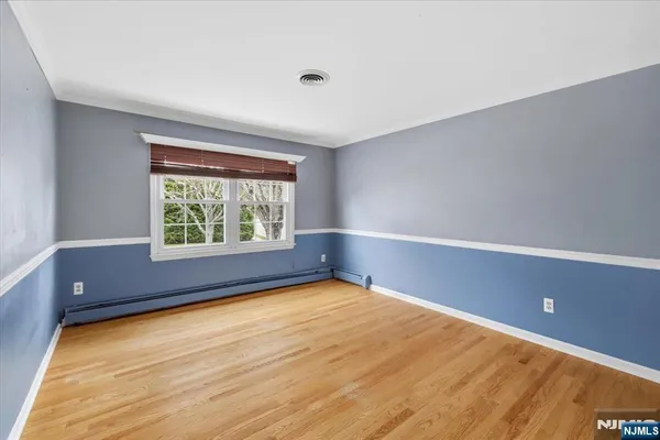 $1,350,000 | 5 Michele Court, Cresskill, NJ 07626