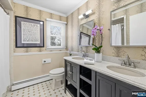 $1,350,000 | 5 Michele Court, Cresskill, NJ 07626