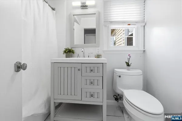 $1,350,000 | 5 Michele Court, Cresskill, NJ 07626