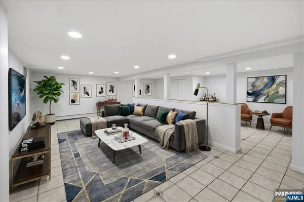 $1,350,000 | 5 Michele Court, Cresskill, NJ 07626
