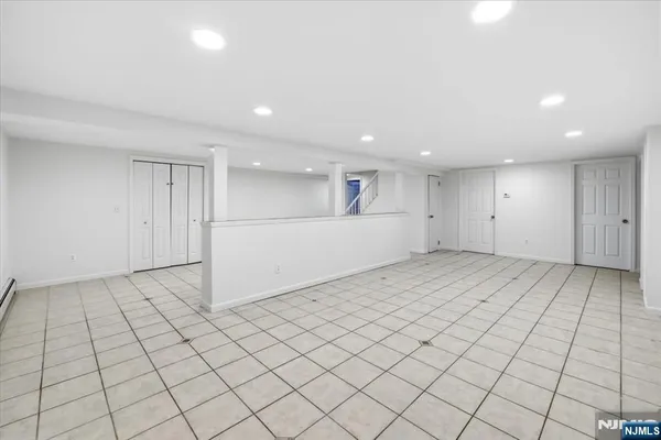 $1,350,000 | 5 Michele Court, Cresskill, NJ 07626