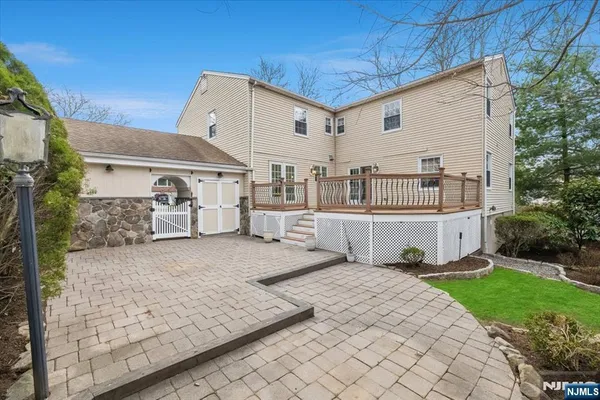 $1,350,000 | 5 Michele Court, Cresskill, NJ 07626