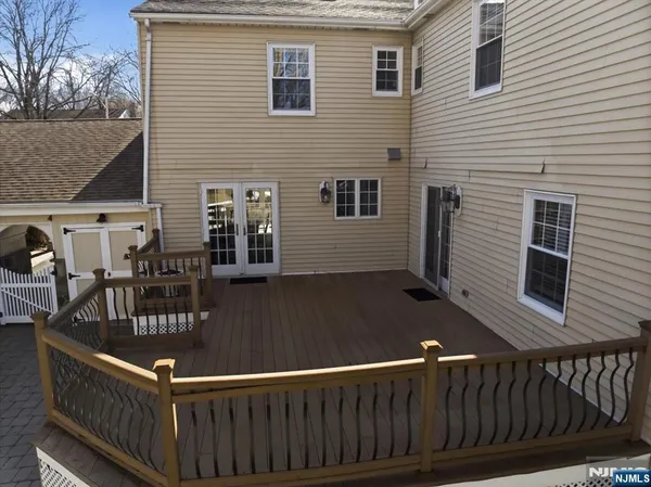 $1,350,000 | 5 Michele Court, Cresskill, NJ 07626