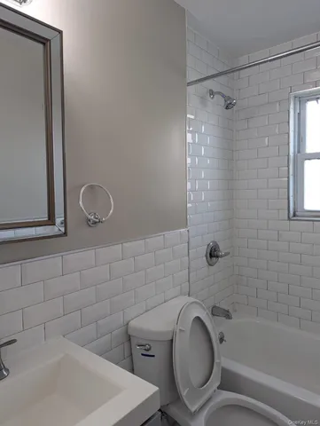 $3,420 | 11 A Hemlock Drive, Unit 8, Bay Shore, NY 11706