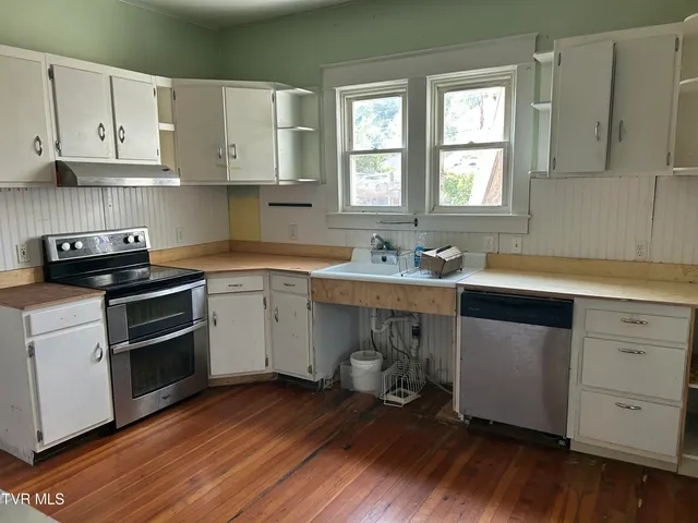 $215,000 | 403 Clinchfield Avenue, Erwin, TN 37650