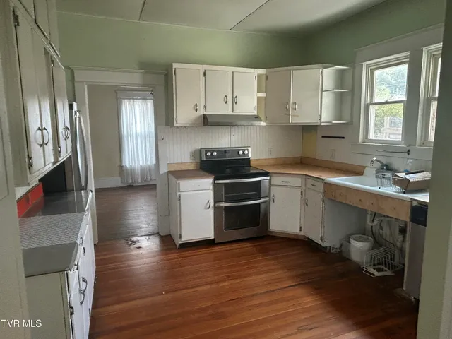 $215,000 | 403 Clinchfield Avenue, Erwin, TN 37650