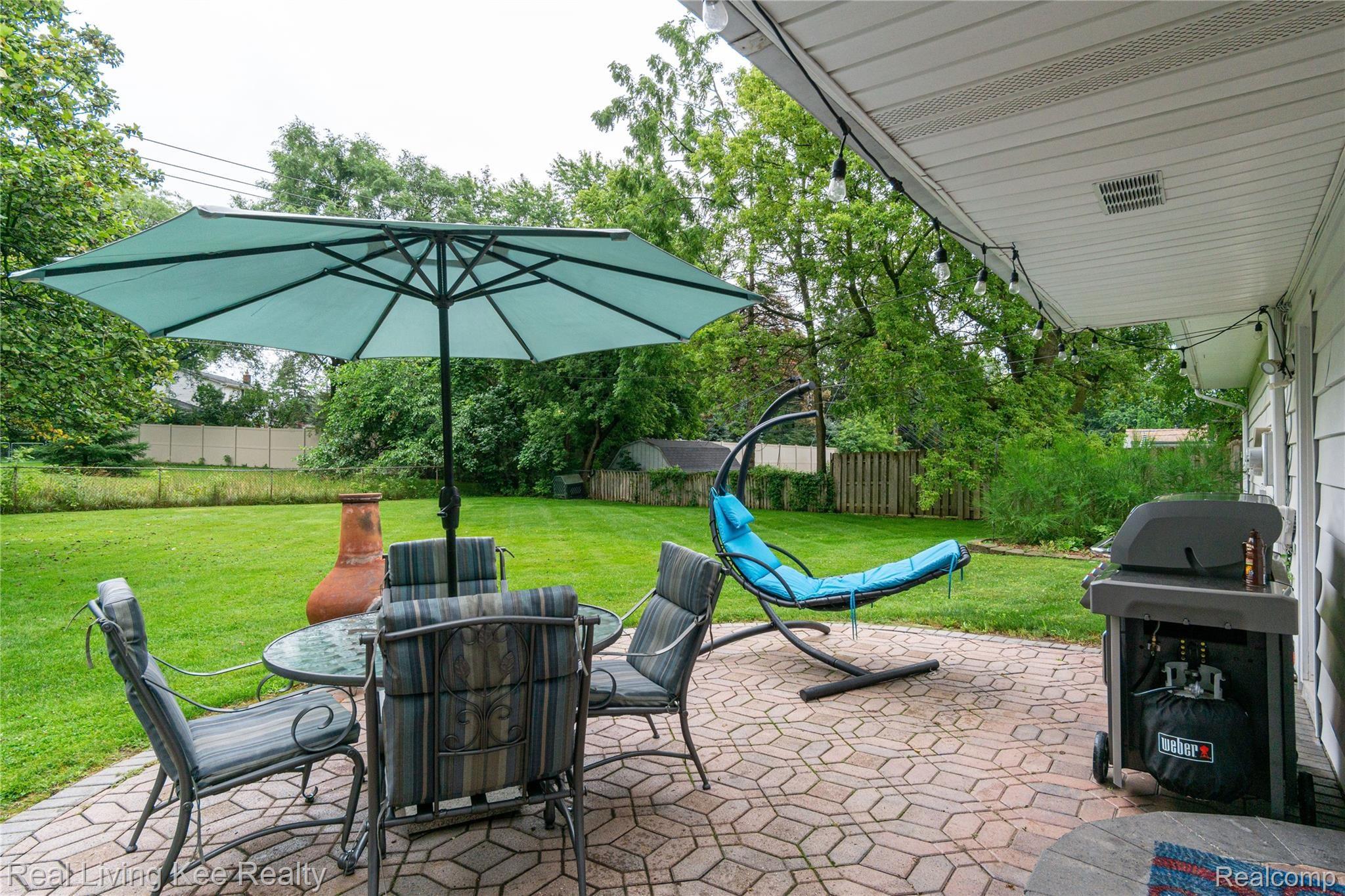 1088 North Adams Road Rochester, MI 48306 - Photo 9 of 49 Exteriors (9 of 10).jpg