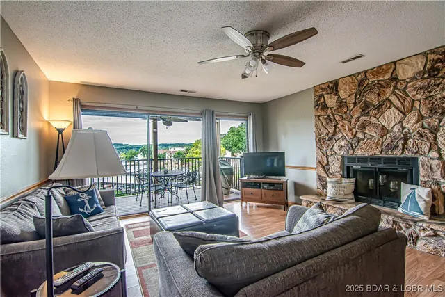$229,900 | 40 Robinwood Drive, Unit 1C, Lake Ozark, MO 65049