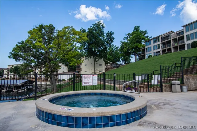 $229,900 | 40 Robinwood Drive, Unit 1C, Lake Ozark, MO 65049
