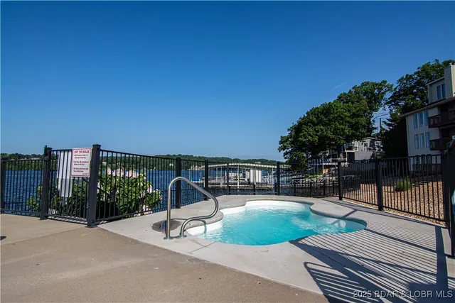 $229,900 | 40 Robinwood Drive, Unit 1C, Lake Ozark, MO 65049