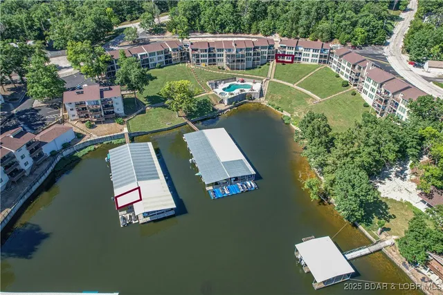 $229,900 | 40 Robinwood Drive, Unit 1C, Lake Ozark, MO 65049