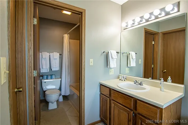 $229,900 | 40 Robinwood Drive, Unit 1C, Lake Ozark, MO 65049