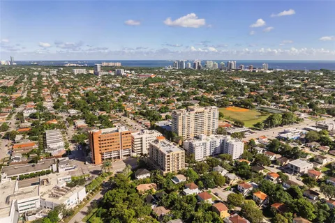 $575,000 | 2650 Southwest 37th Avenue, Unit 801, Miami, FL 33134