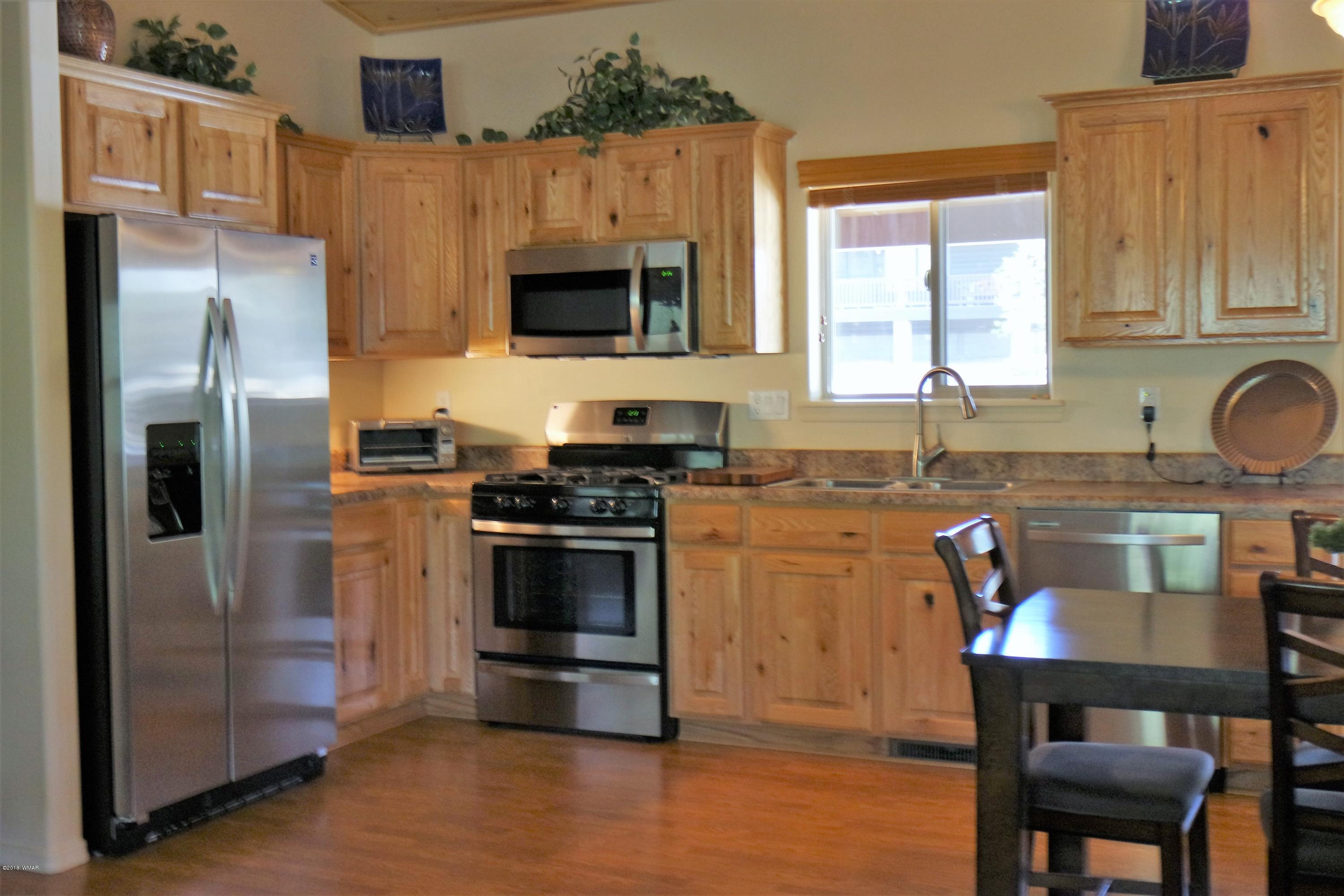 1040 Cedar Ridge Run Show Low, AZ 85901 - Photo 2 of 52 Gallery Image 2