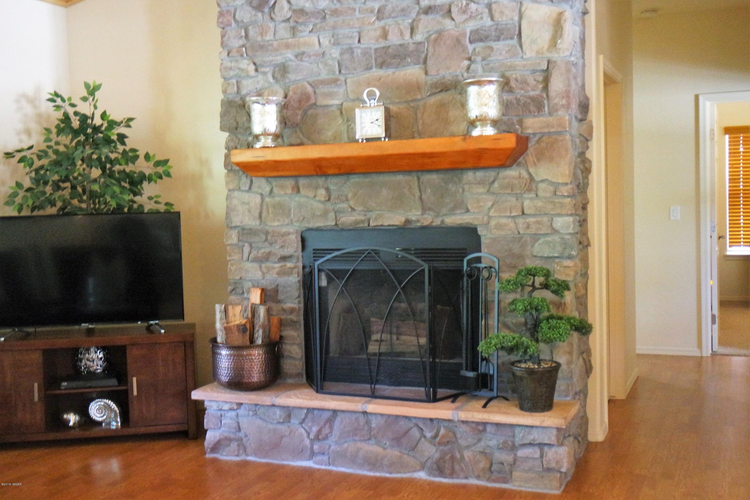 1040 Cedar Ridge Run Show Low, AZ 85901 - Photo 10 of 52 Gallery Image 10