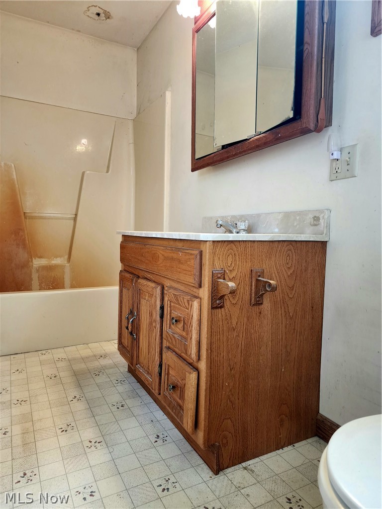 4938 Edson Road Kent, OH 44240 - Photo 19 of 27 master bath