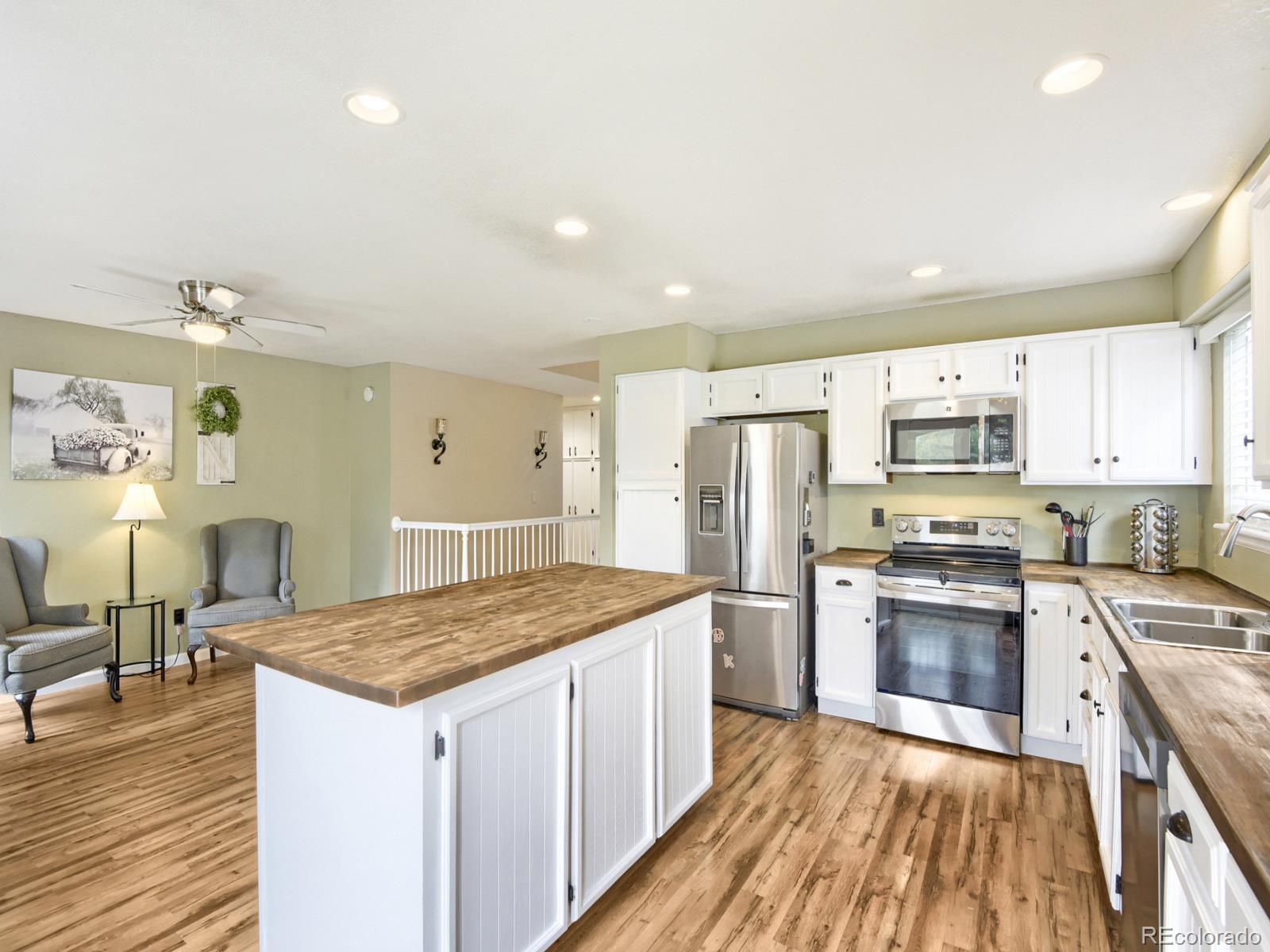8401 Timberwood Street Highlands Ranch, CO 80126 - Photo 8 of 36 Gallery Image 8