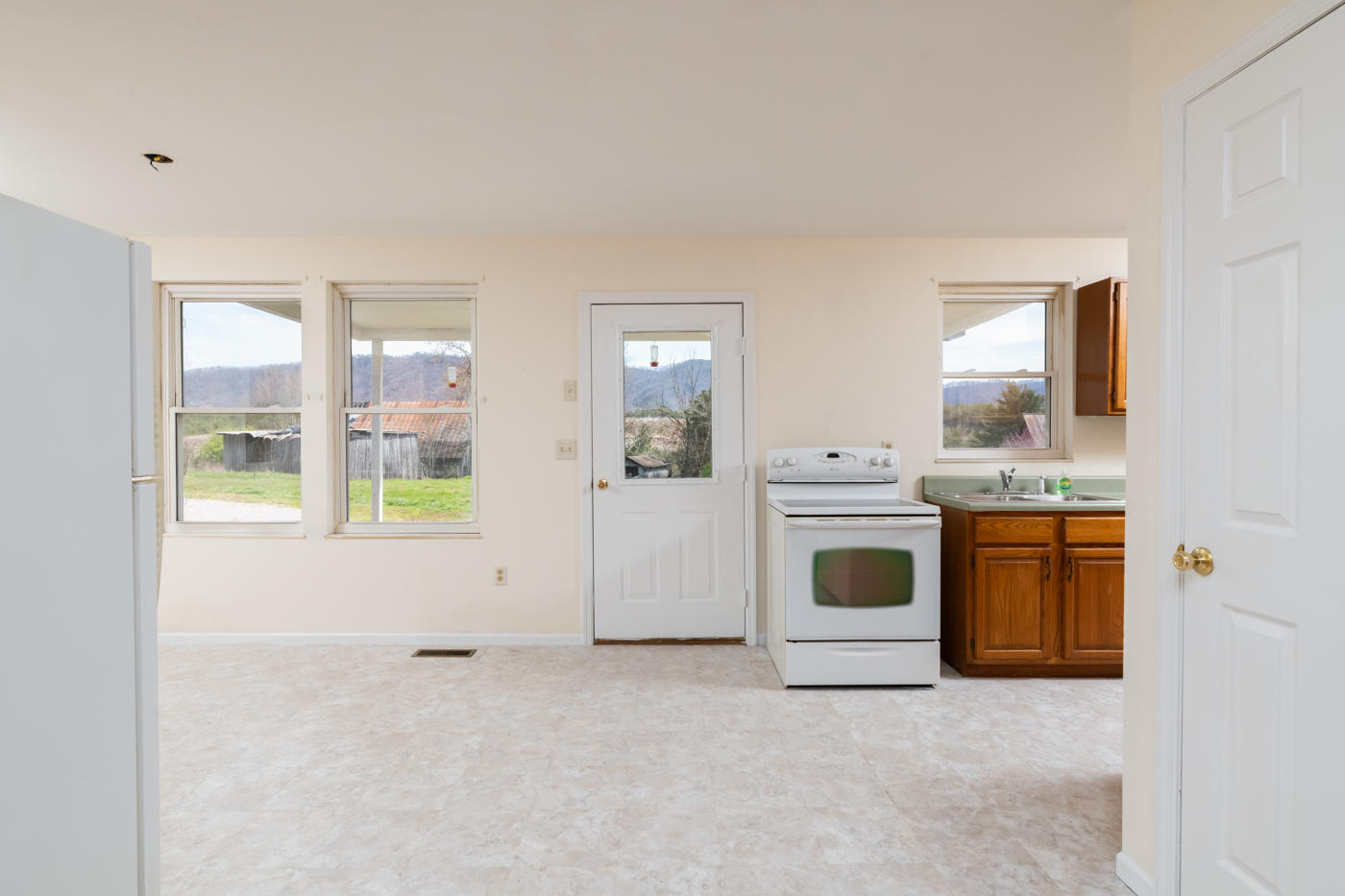 672 Clinch Valley Road Powder Springs, TN 37848 - Photo 11 of 23 672-Clinch-Valley-Rd-Powder-Springs-TN-5