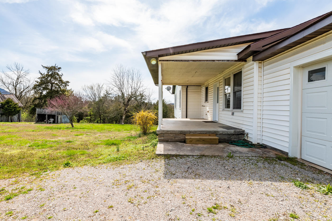 672 Clinch Valley Road Powder Springs, TN 37848 - Photo 3 of 23 672-Clinch-Valley-Rd-Powder-Springs-TN-3
