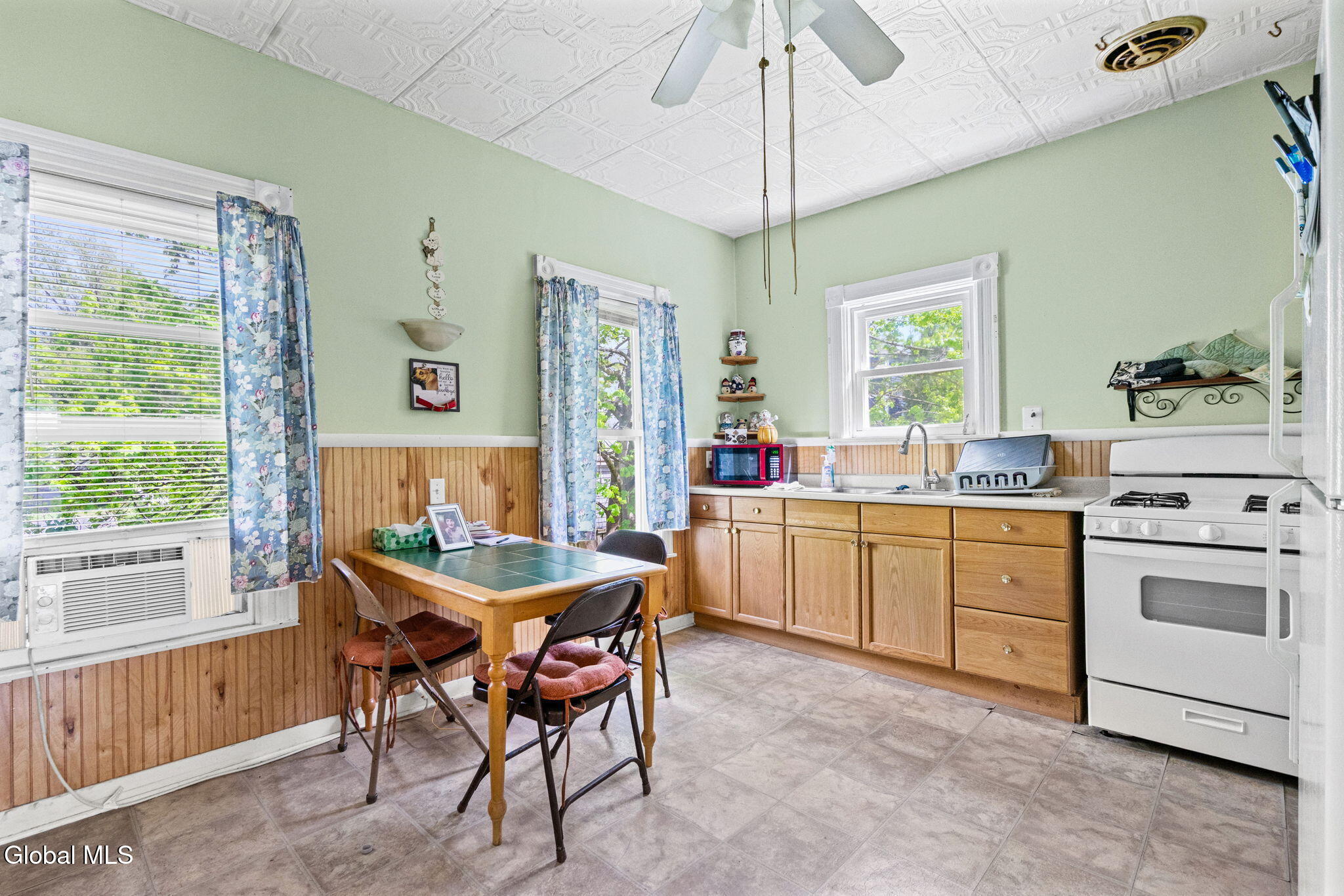 4 West Clinton Street Johnstown, NY 12095 - Photo 14 of 31 15-web-or-mls-4-w-clinton-st